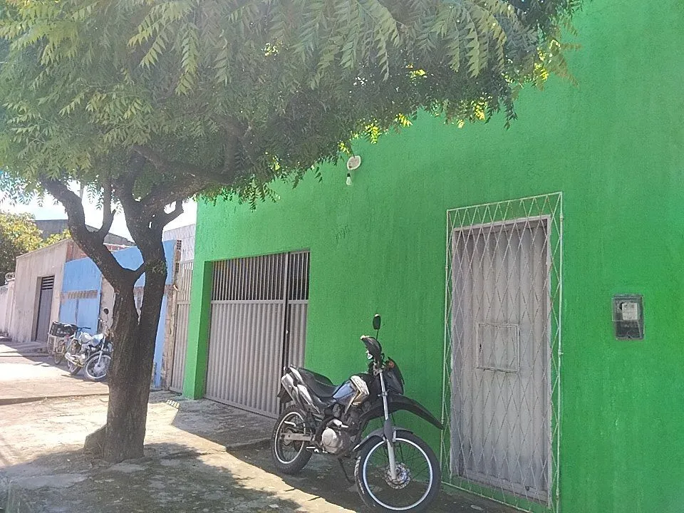 Duas casas pra vender no Nossa senhora da apresentação 1 uma com 2 quartos sendo 1 suíte.