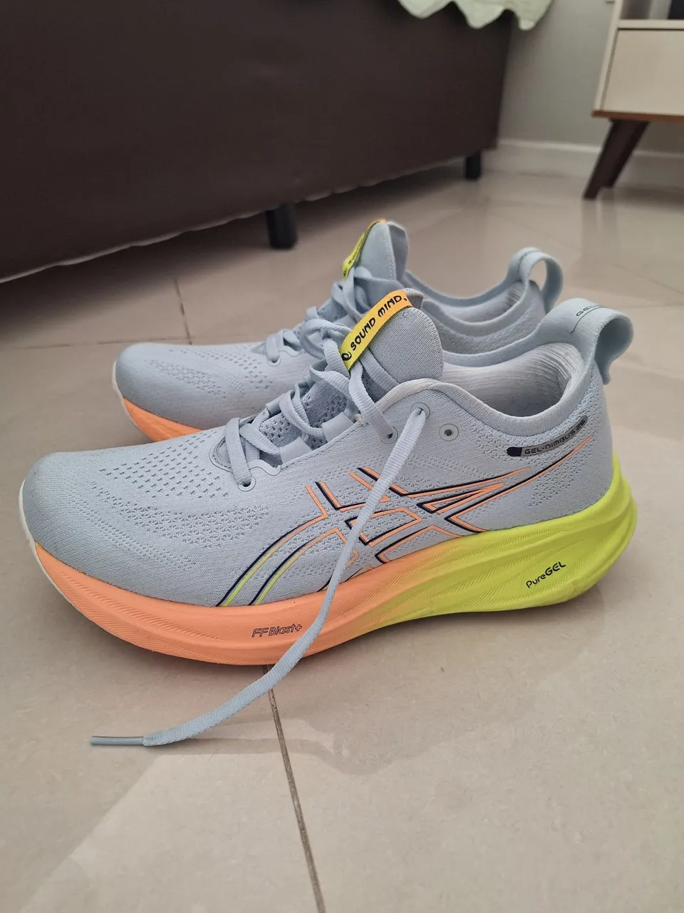 Tênis Asics Gel Nimbus 26 - Azul e Laranja
