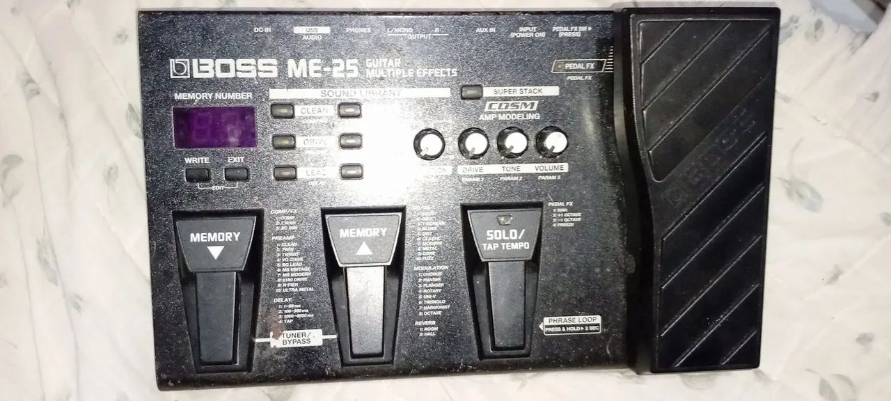 Pedaleira boss me 25