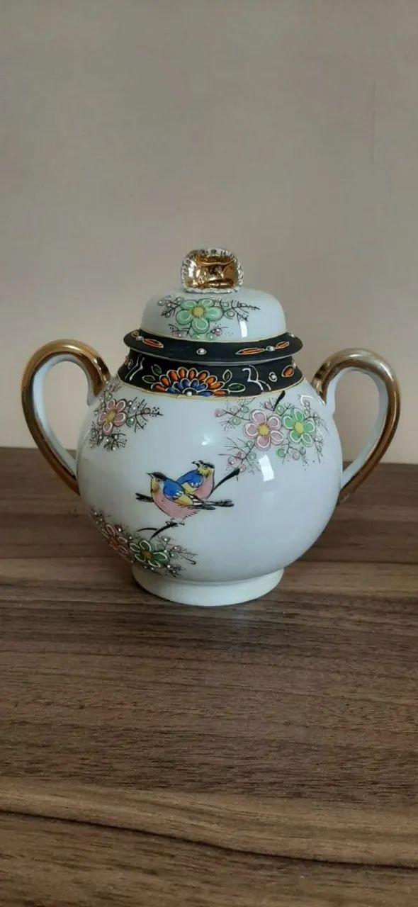 Jogo de chá de porcelana com detalhes florais e pássaros - Foto 6