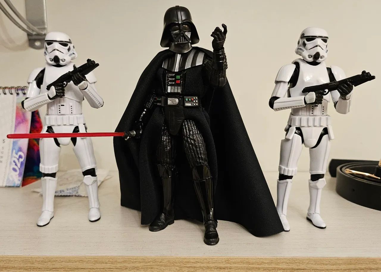 Star Wars Black Series  Darth Vader (original) + 2 stormtroopers (bootleg)