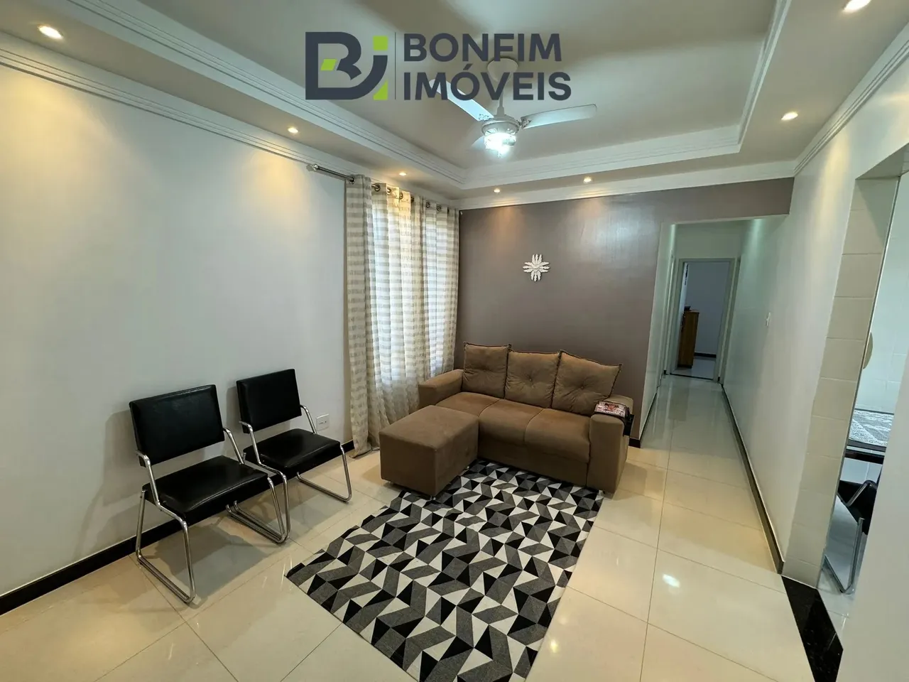 Excelente apartamento reformado no BNH - Bairro Esperança!