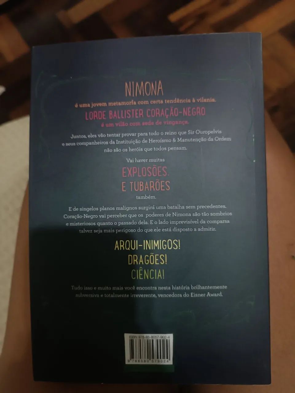 Graphic Novel Nimona - Foto 2