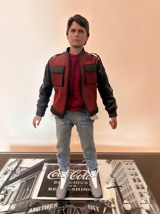 Hot Toys Marty McFly MMS379 Back to the Future part II - Hobbies e ...