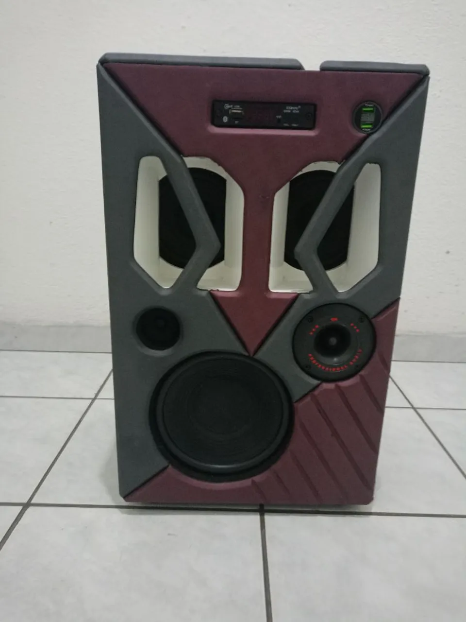 Caixa de som customizada com design exclusivo