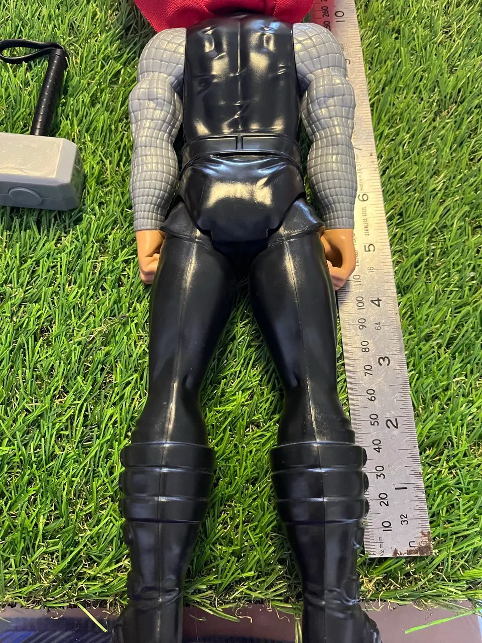 Thor, da Marvel, com seu martelo Mjölnir - Foto 4