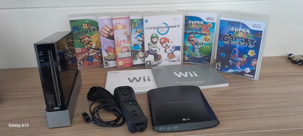 Nintendo Wii desbloqueado com Jogos e Acessórios