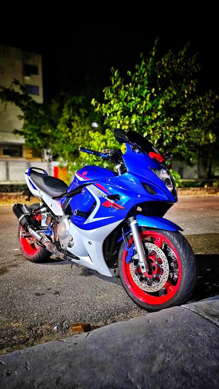 Moto impecável para motociclistas exigentes