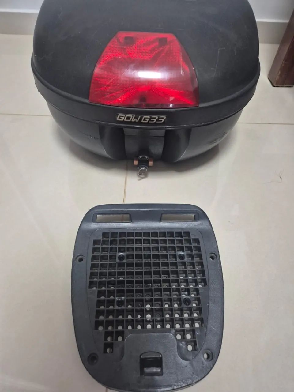 Baú GOW 33 litros + Base (era usado em uma Fazer 250)