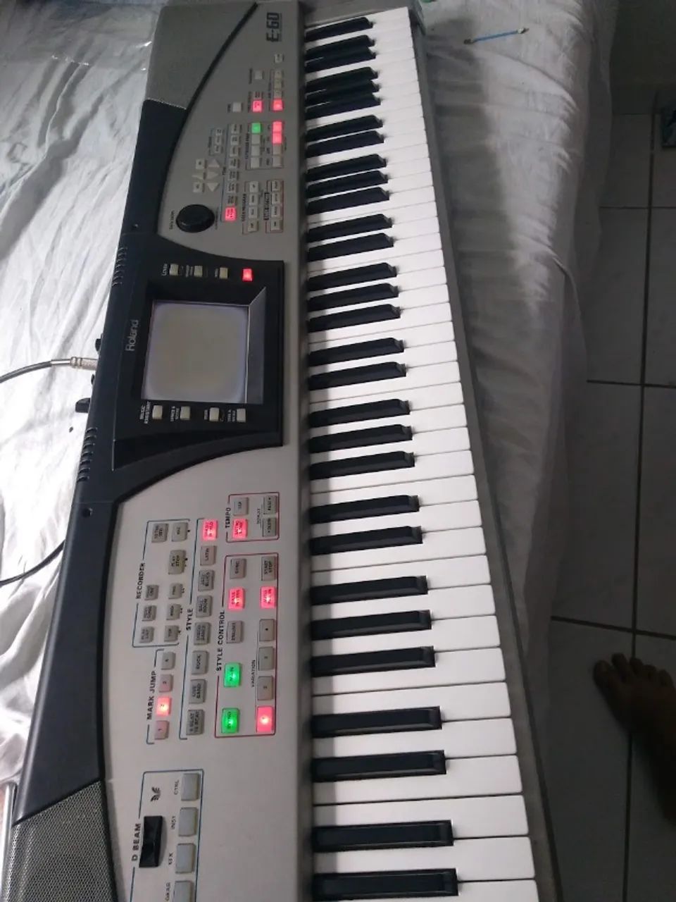 ROLAND E-60 (LER DESCRIÇÃO) - Foto 2