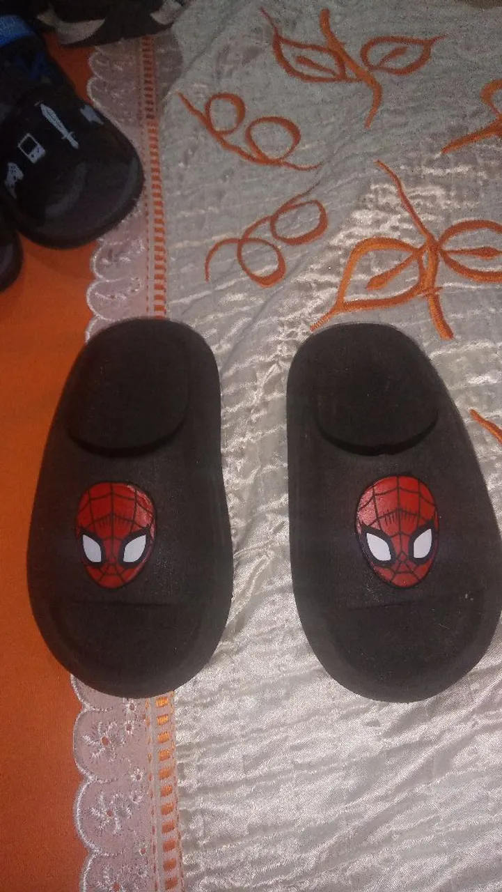 Chinelo Homem Aranha - Tamanho 25/26