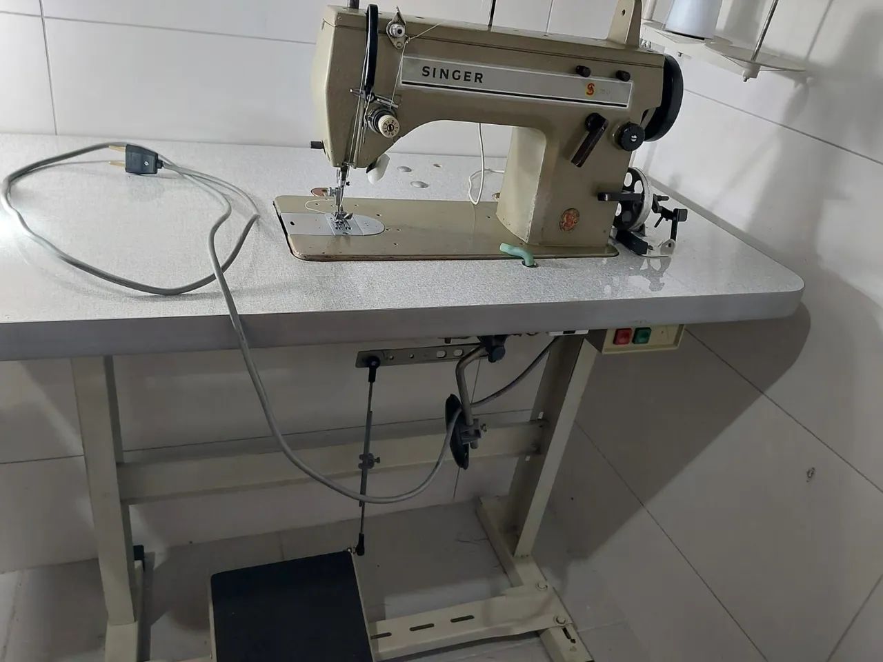 Máquina de Costura Industrial Singer 20U - Foto 2