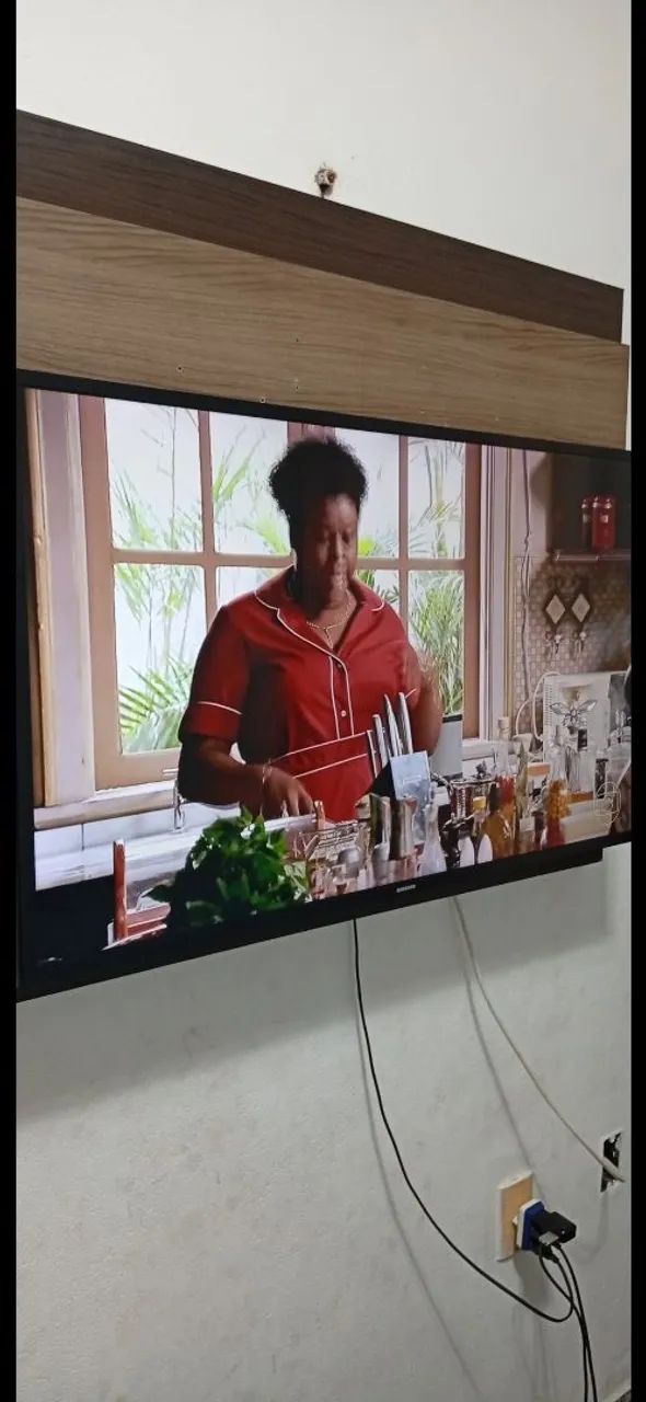 Vendo essa tv da marca Samsung de 50 polegadas SMART  - Foto 5