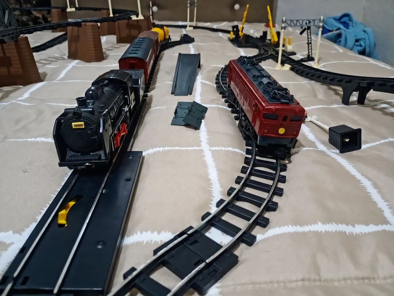 Ferrorama xp1500 com 2 locomotiva funcionando perfeitamente  - Foto 3