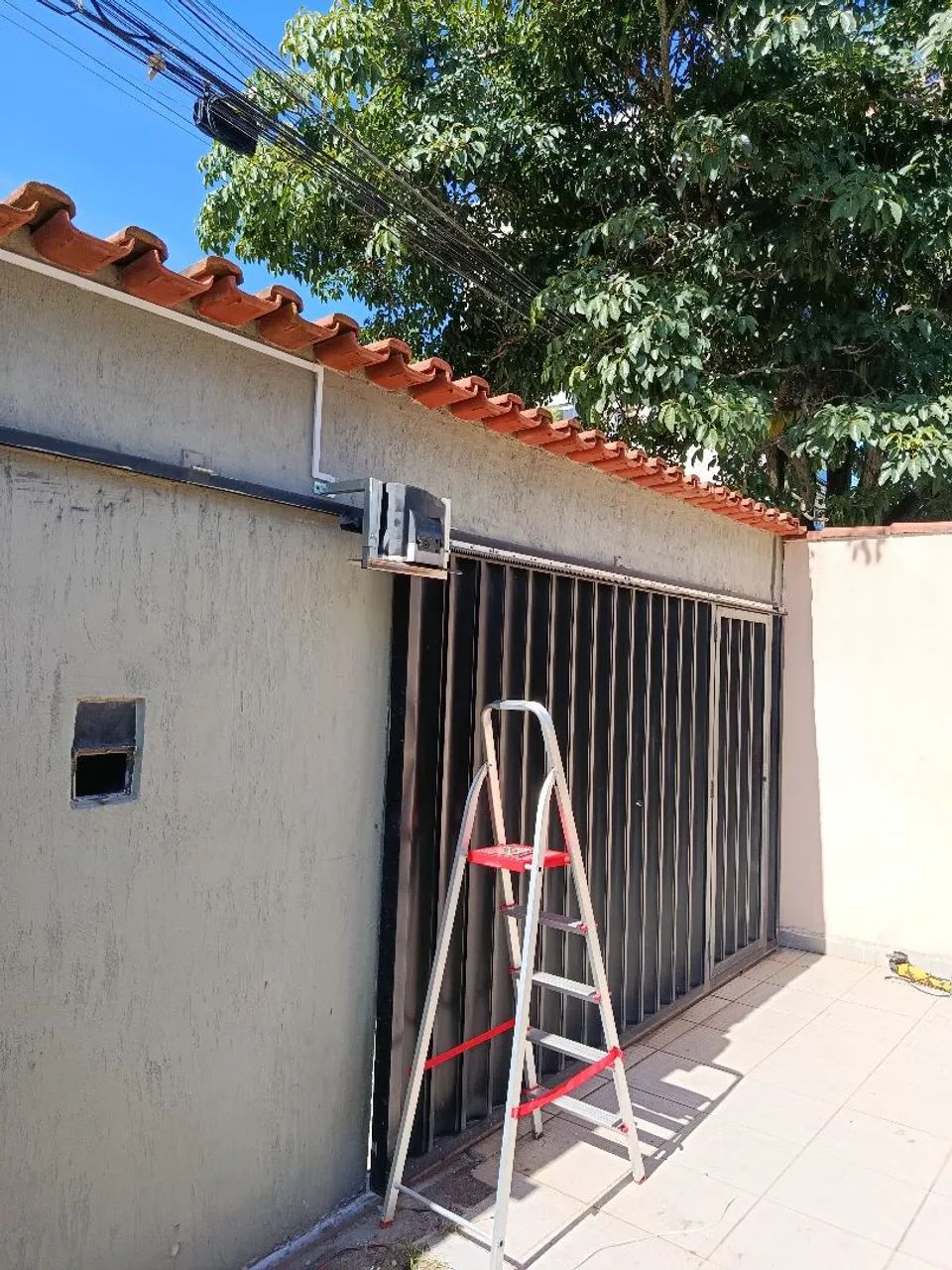 Instalação de motor em portão 
