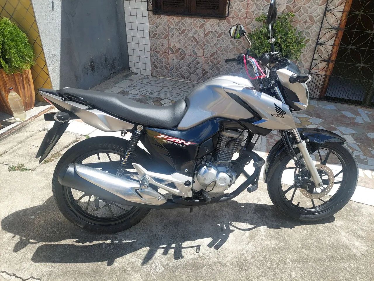 CG Titan 160 Prata