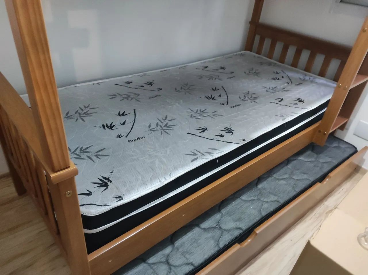 Bicama madeira maciça com cama auxiliar  - Foto 3