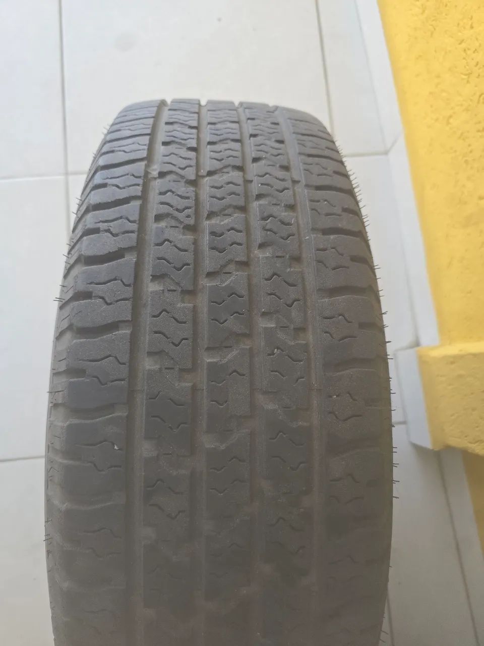 Pneu Goodyear 235/75R15 - Foto 5