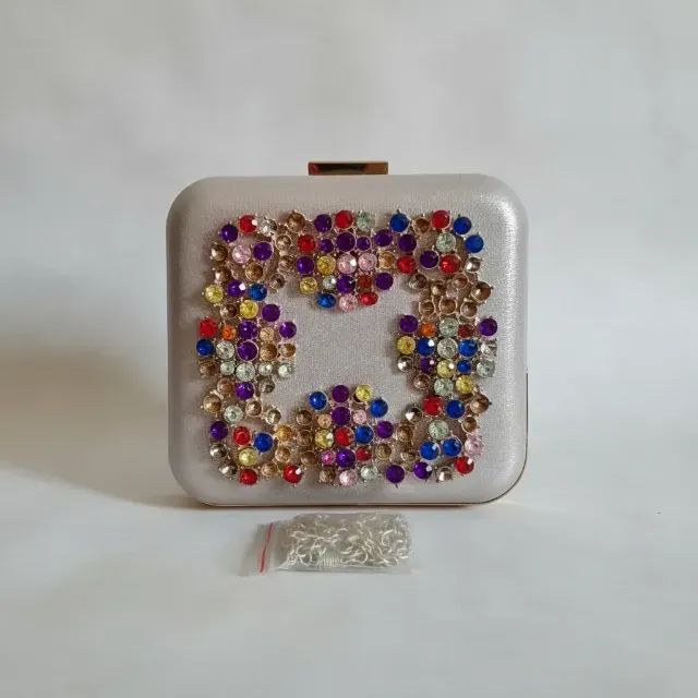 bolsa de festa dourada com pedras - Foto 4