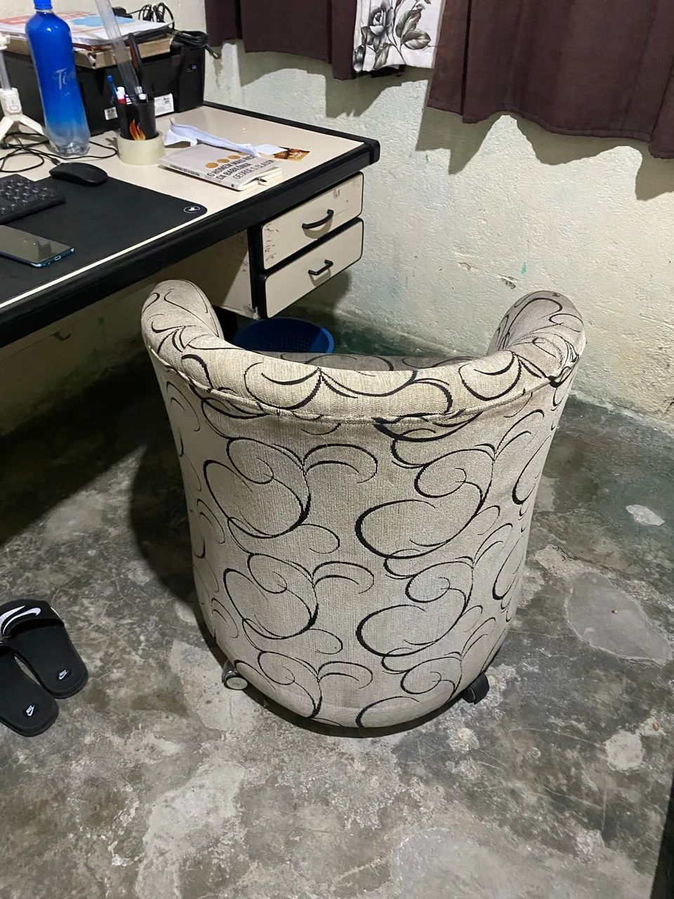 Poltrona com Rodinhas para sala ou escritório 65573787452929125