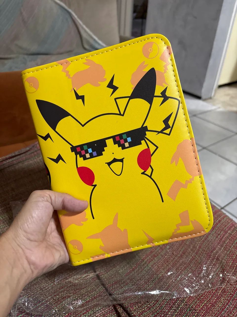 Pasta para cartas Pokémon 