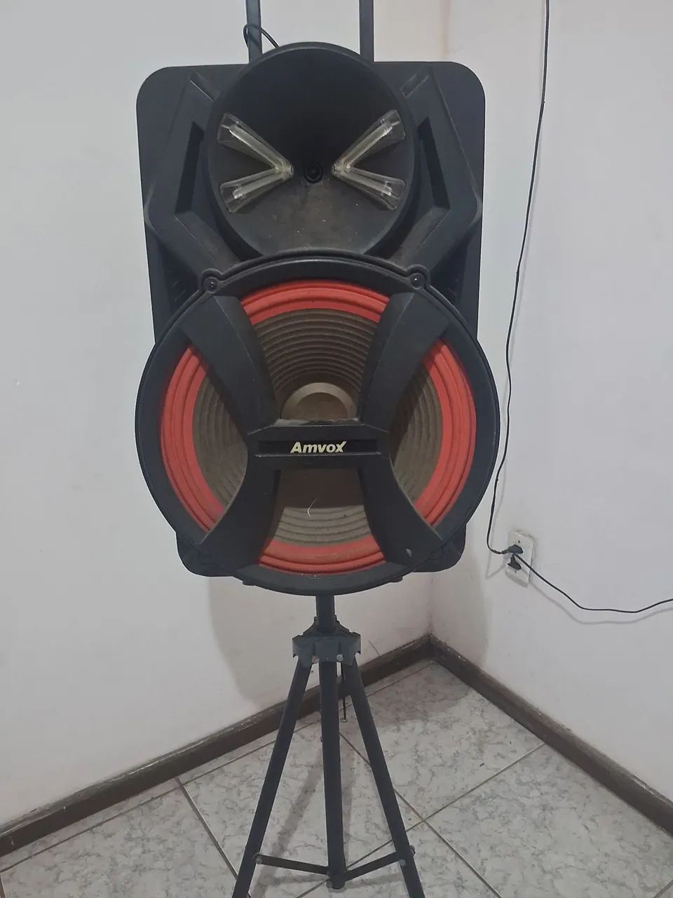 Vendo caixa de som com tripé  - Foto 2