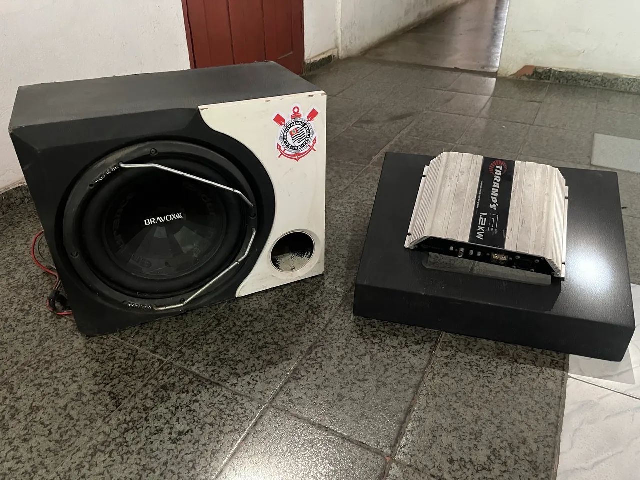 Subwoofer Bravox + Potência Taramps + voltímetro 