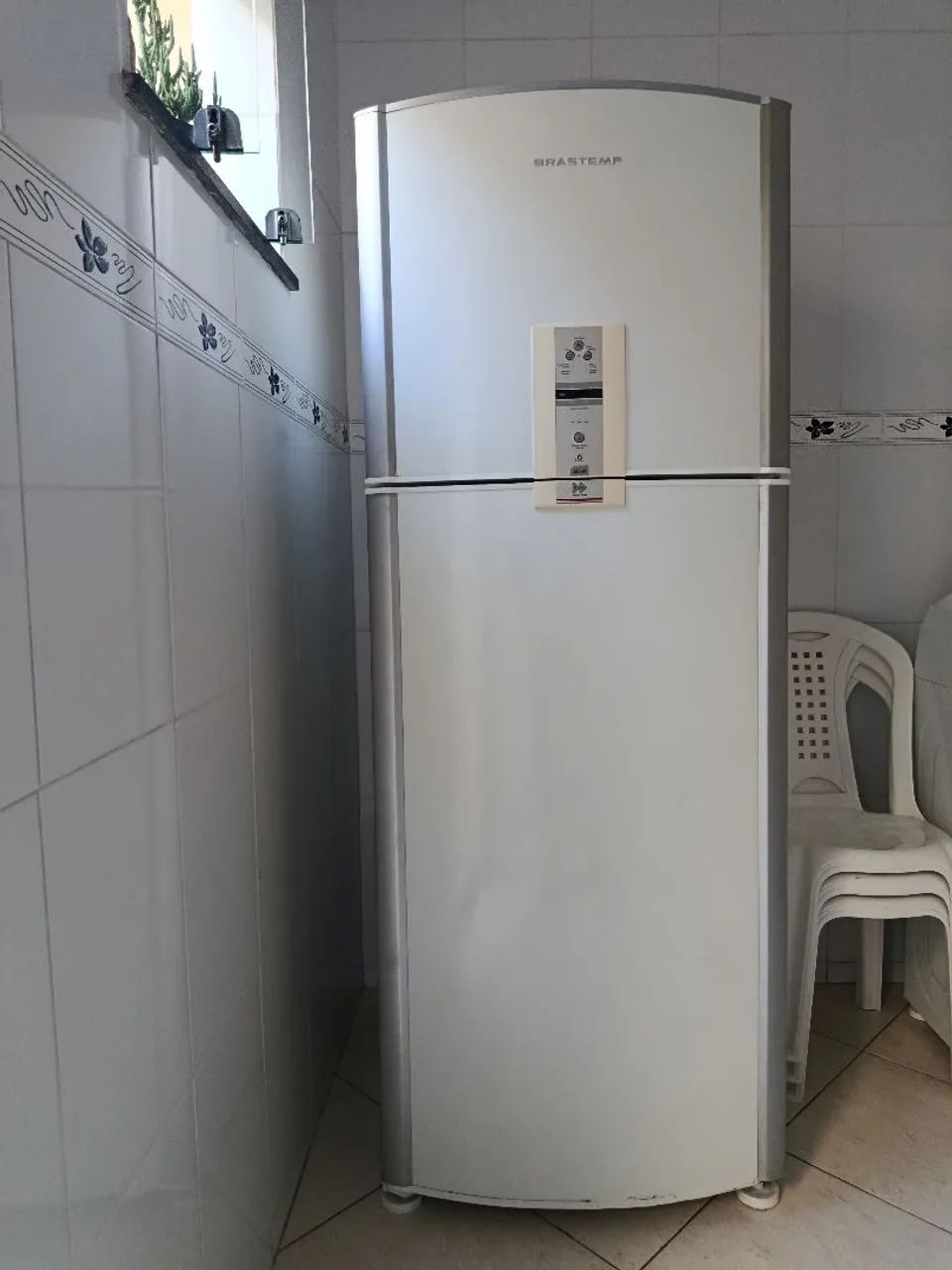 Geladeira em ótimo estado de conservação 