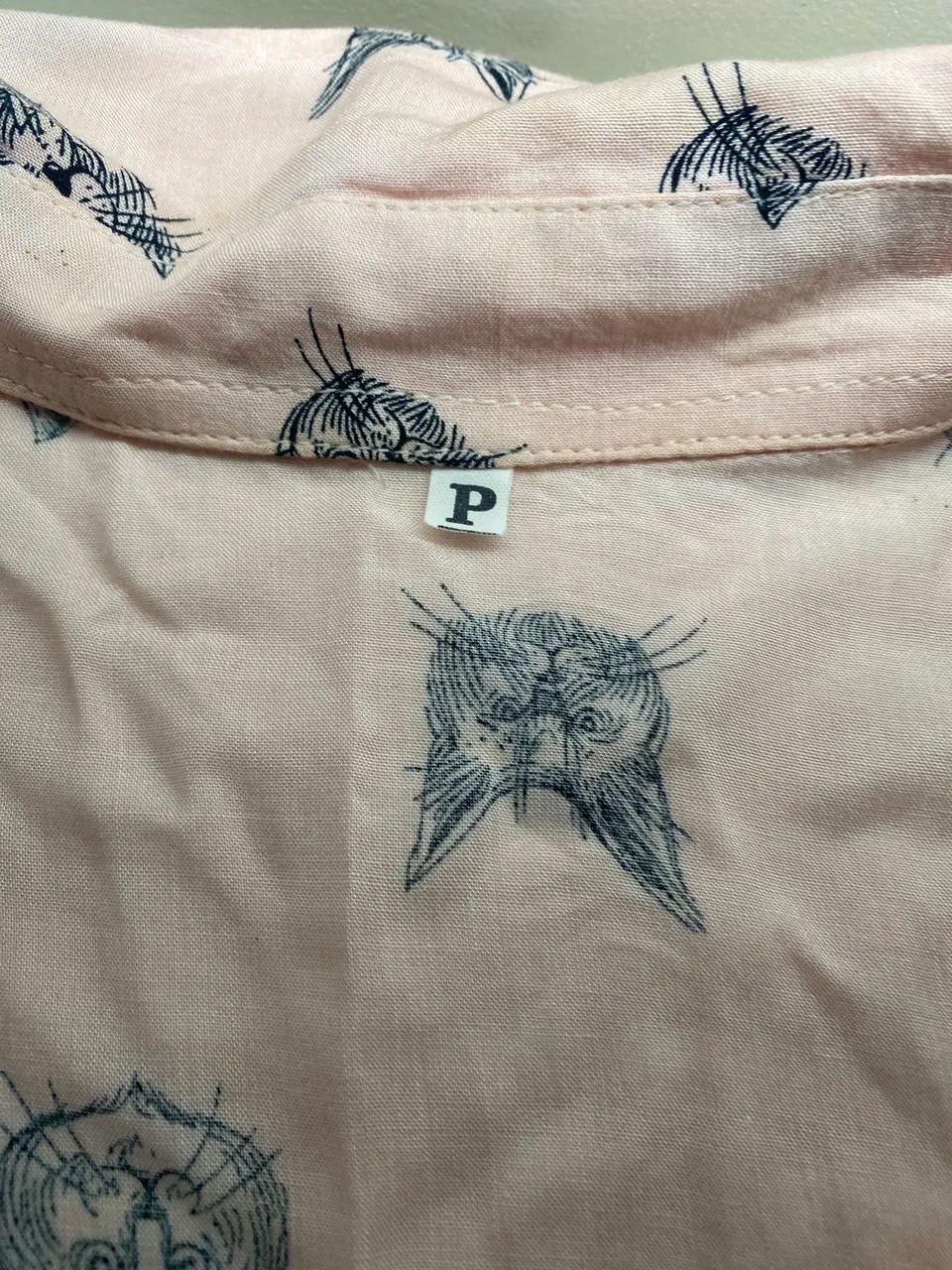camiseta feminina gatos P - Foto 5