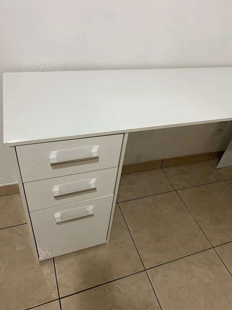 Mesa de escritório em L