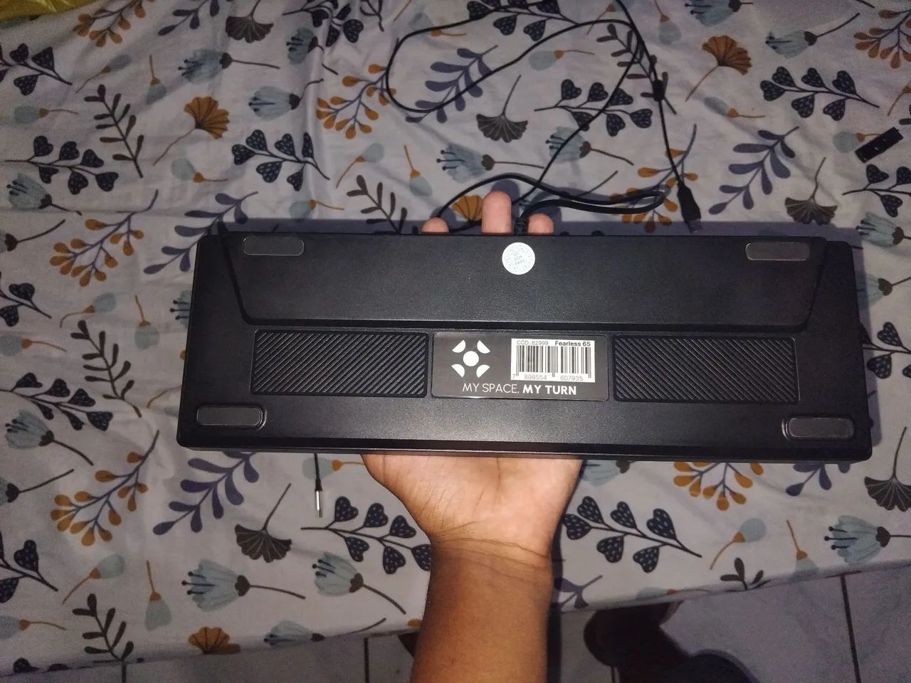 Teclado 65% novo, funcionando completo com luzes rgb. Com caixa e manual! - Foto 2