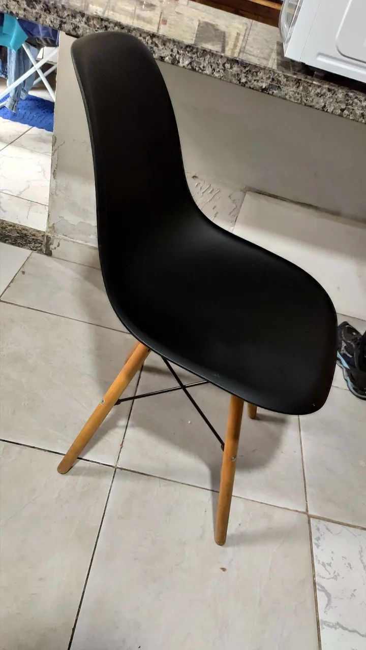 Cadeiras Eames Eiffel Base de Madeira - Foto 3
