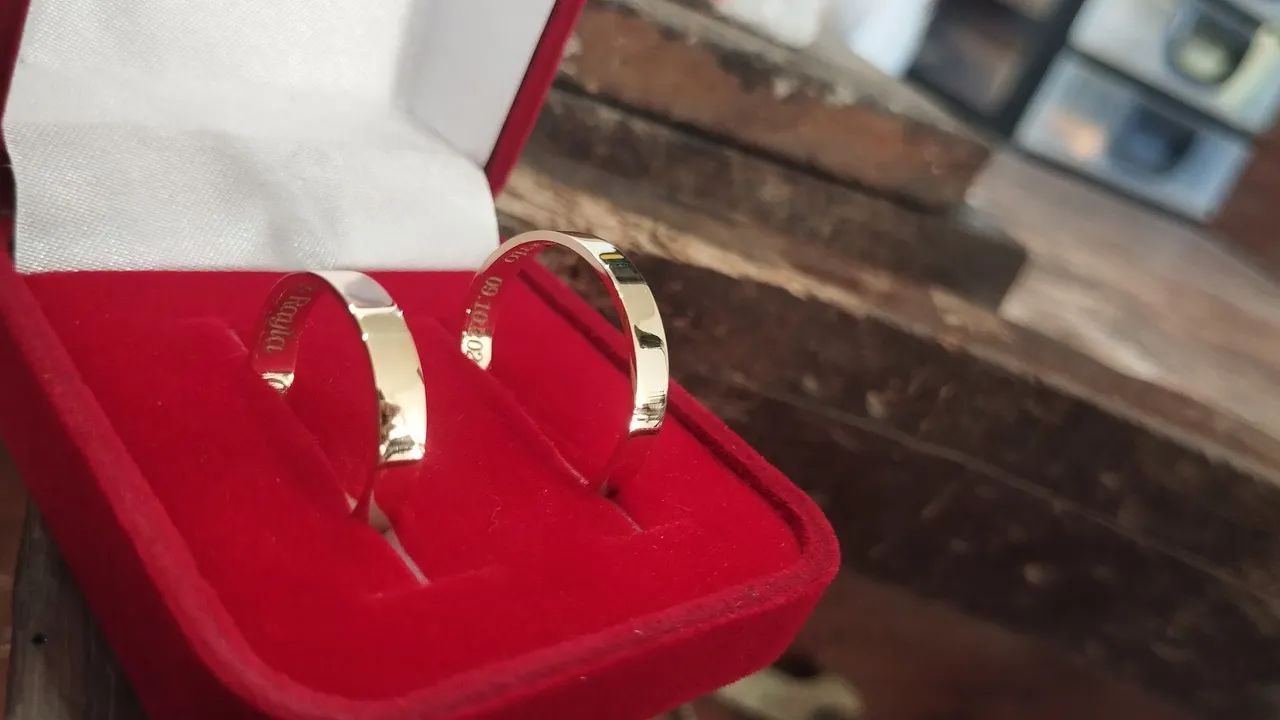 Alianças modelo reta em ouro 18k (750) - Foto 3