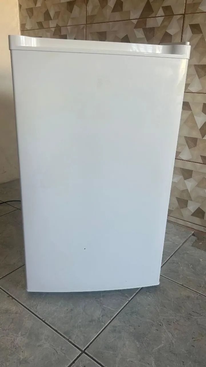 Frigobar Midea