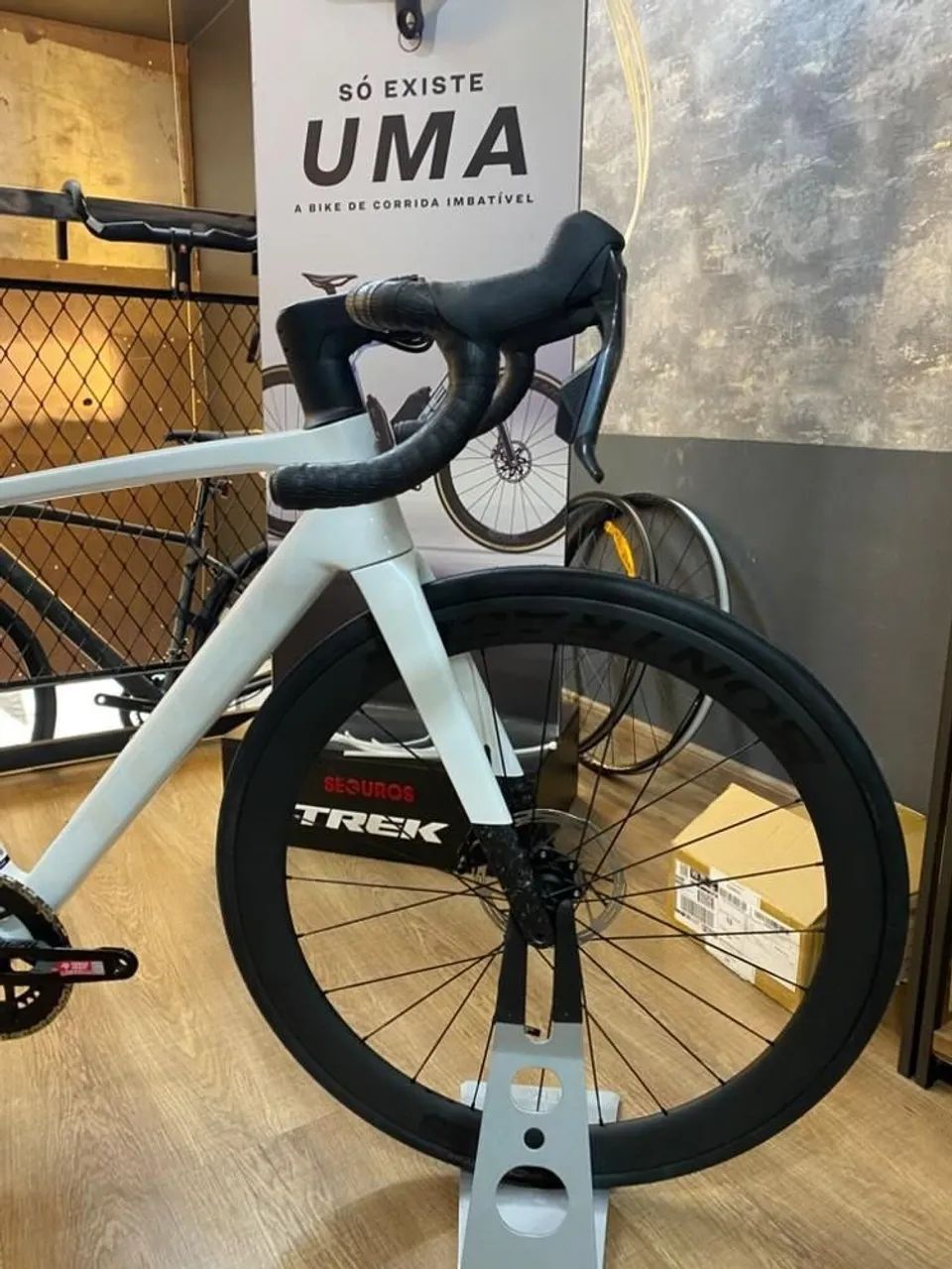 Madone SL 6 AXS Tam S "Na caixa" - Foto 3