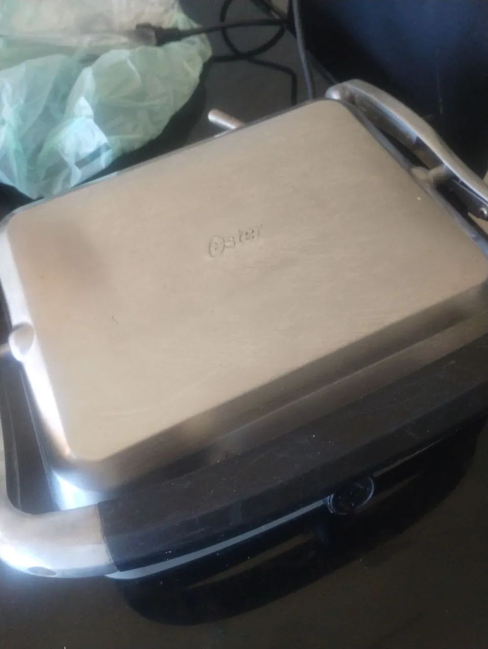 Vendo grill Oster 