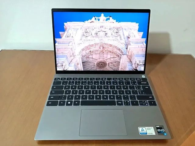 Dell Vostro 5320 Intel Core i7 (Evo) - 16GB RAM - 512GB SSD
