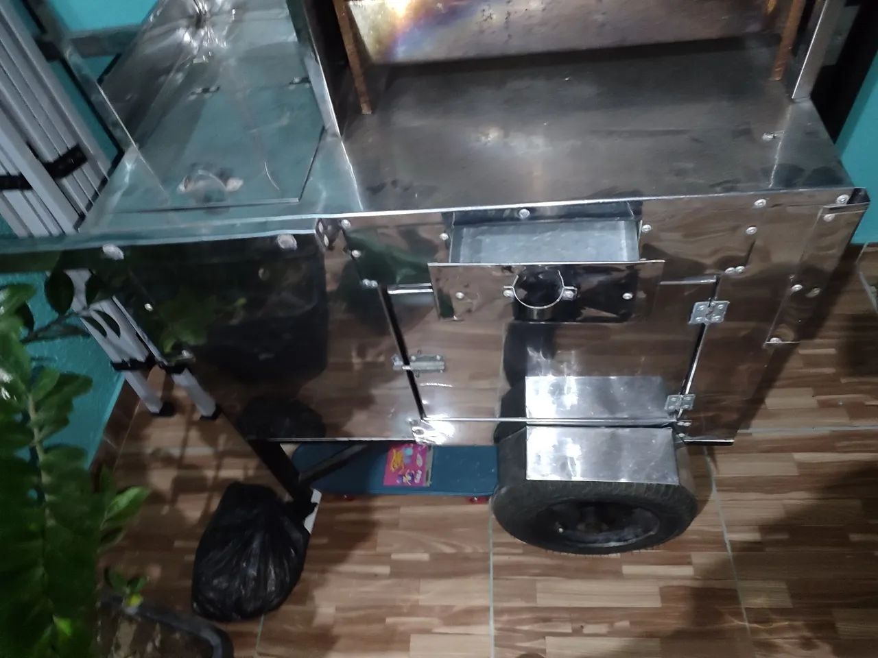 Carrinho para espetinho/ churrasco todo no inox  - Foto 6