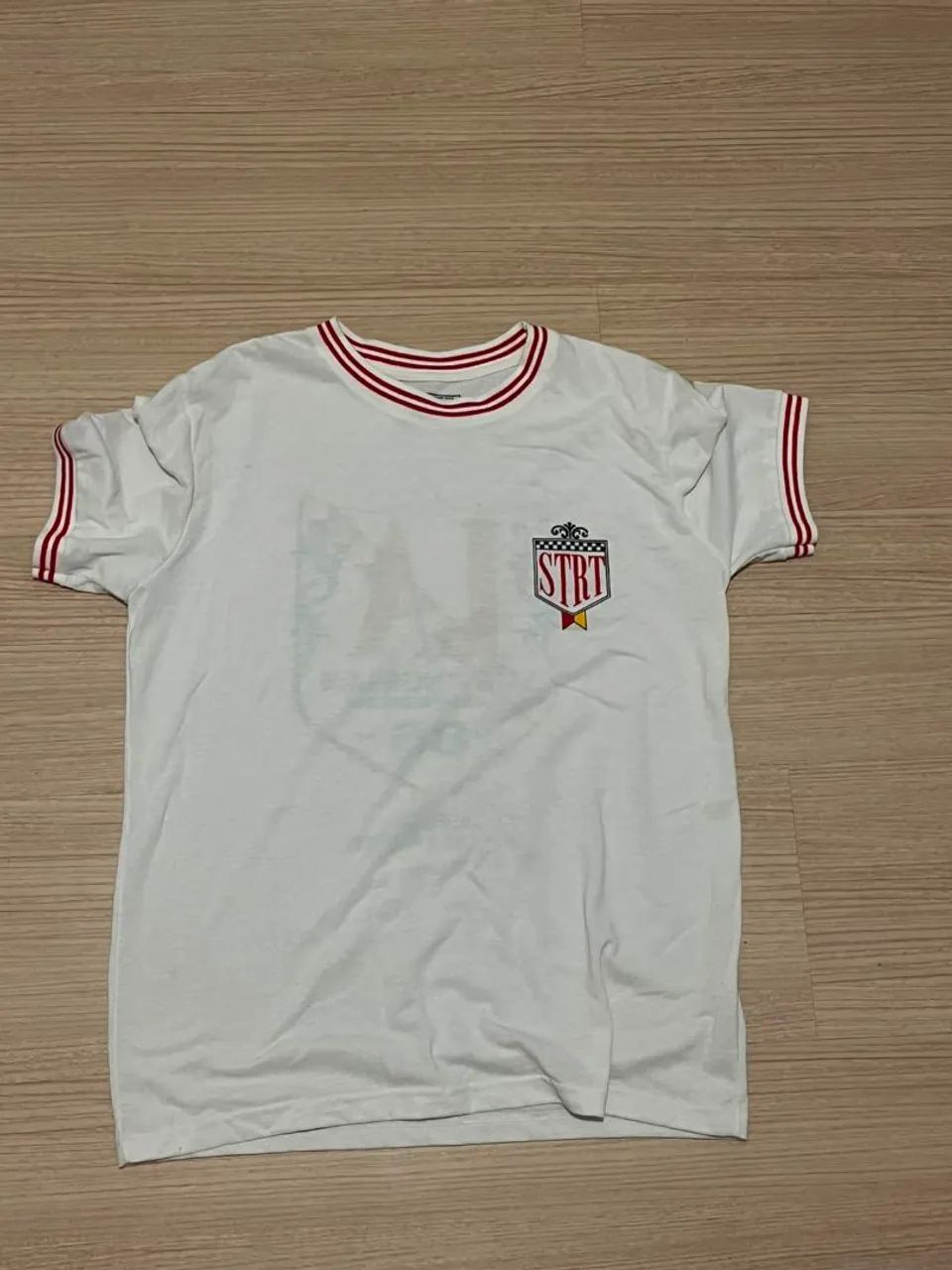 Camisa masculina branca estampada