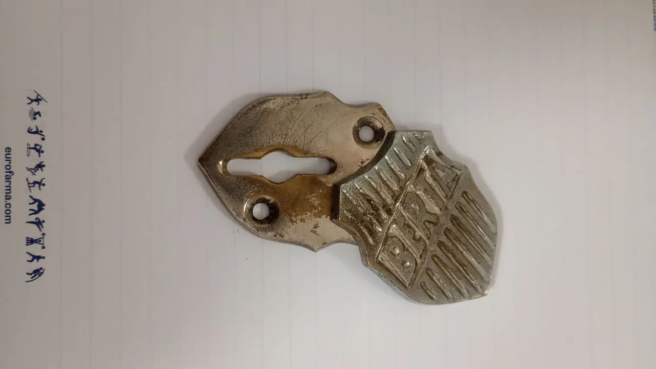 Espelho /emblema de fechadura para cofre antigo BERTA - Foto 2