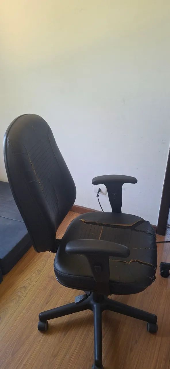 Vendo cadeira de escritorio - Foto 4
