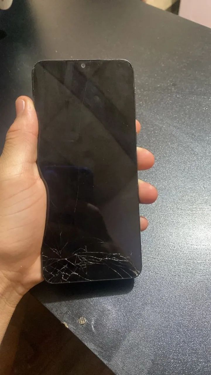 moto e13 pegando tudo apenas trincado  - Foto 4