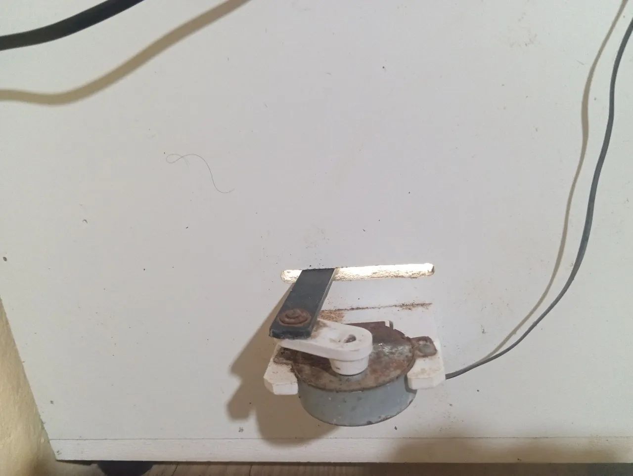 Vendo chocadeira automática.
