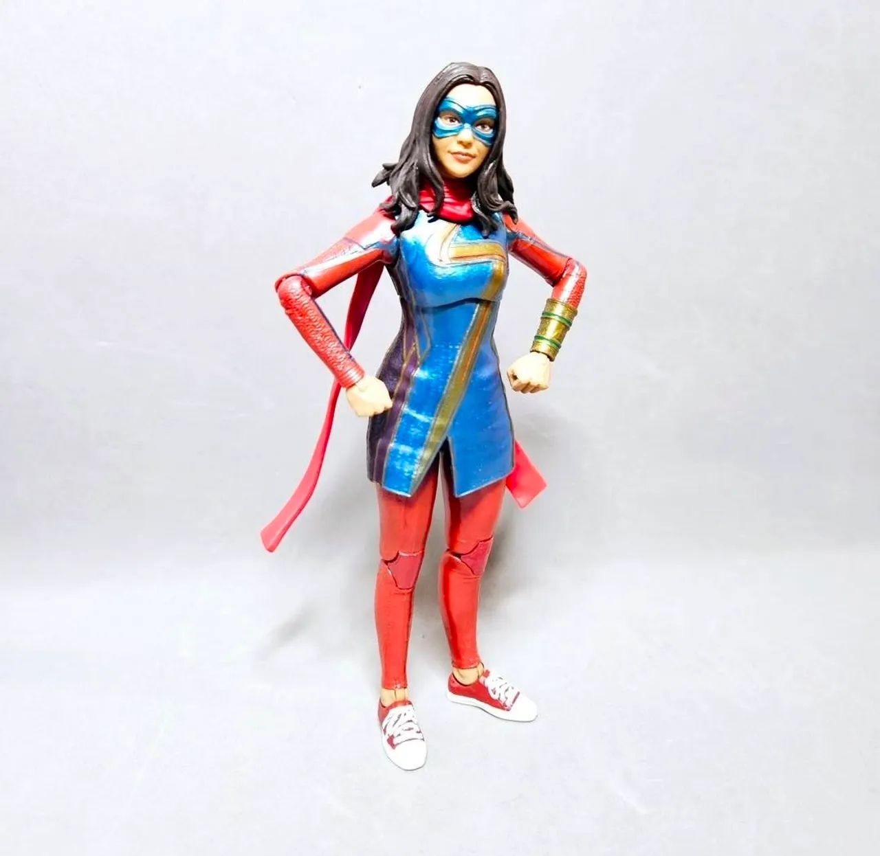 Miss Marvel (mão extra) marvel legends - Foto 2