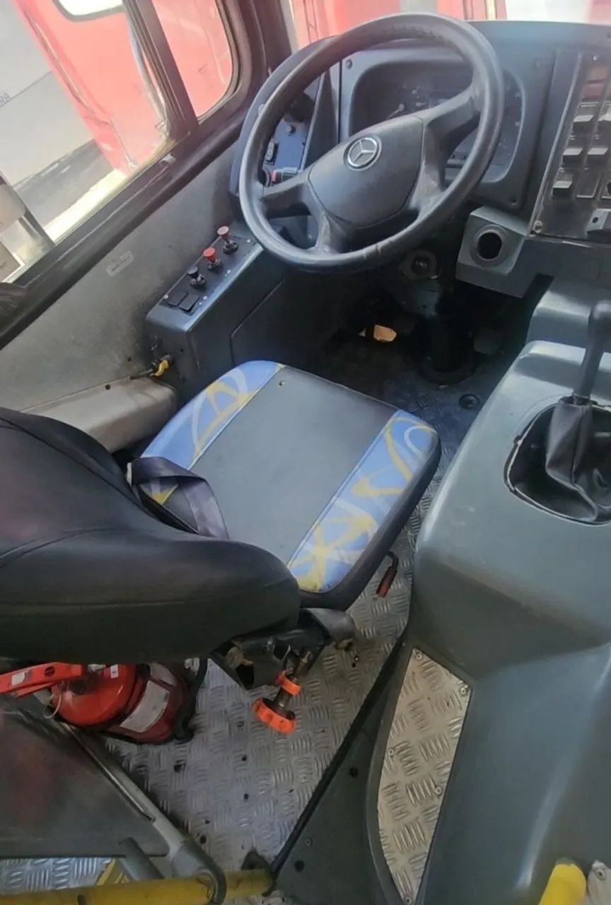 Onibus urbano ano e mod 2015 Mercedes  - Foto 5