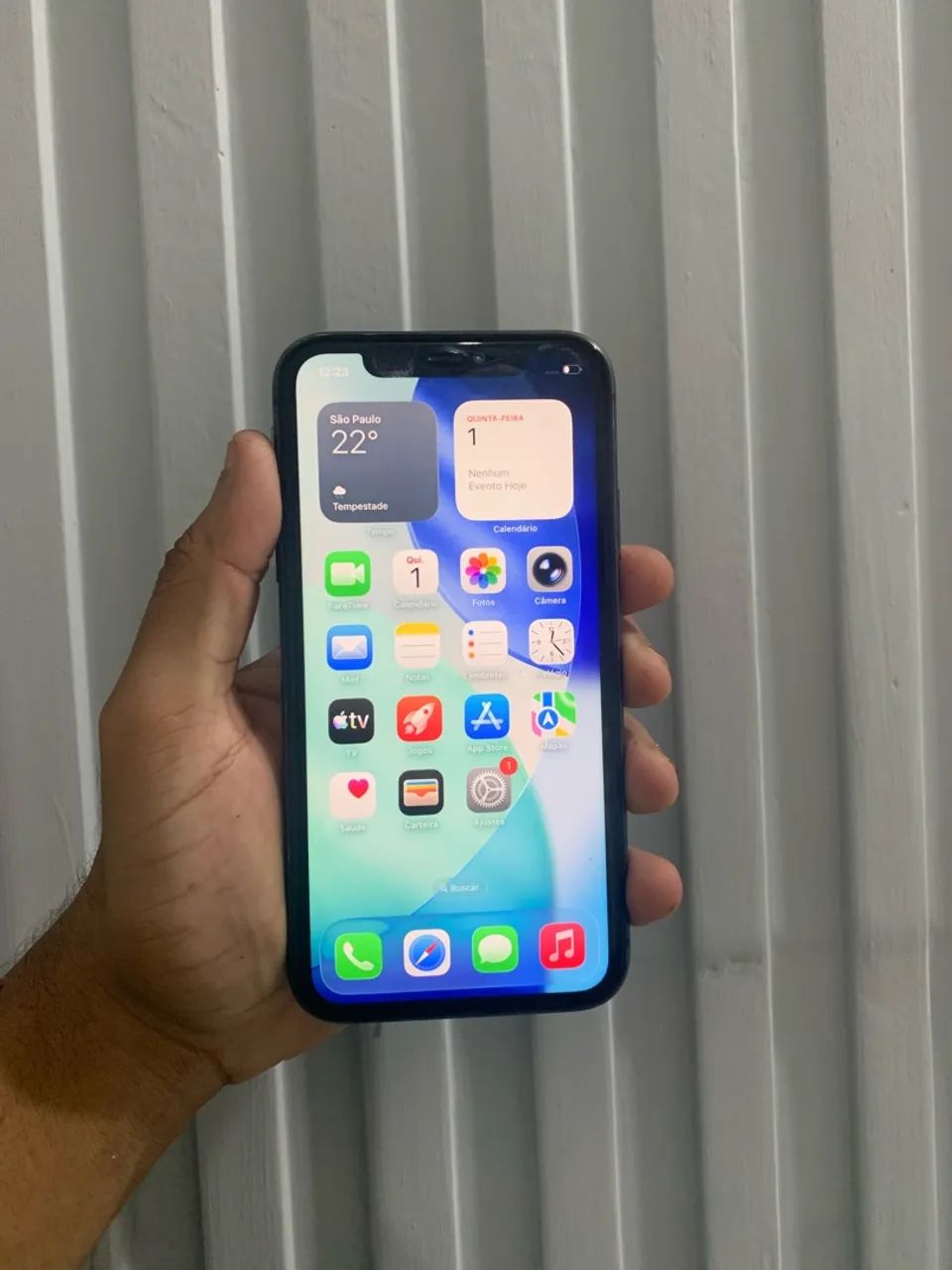 iPhone 11