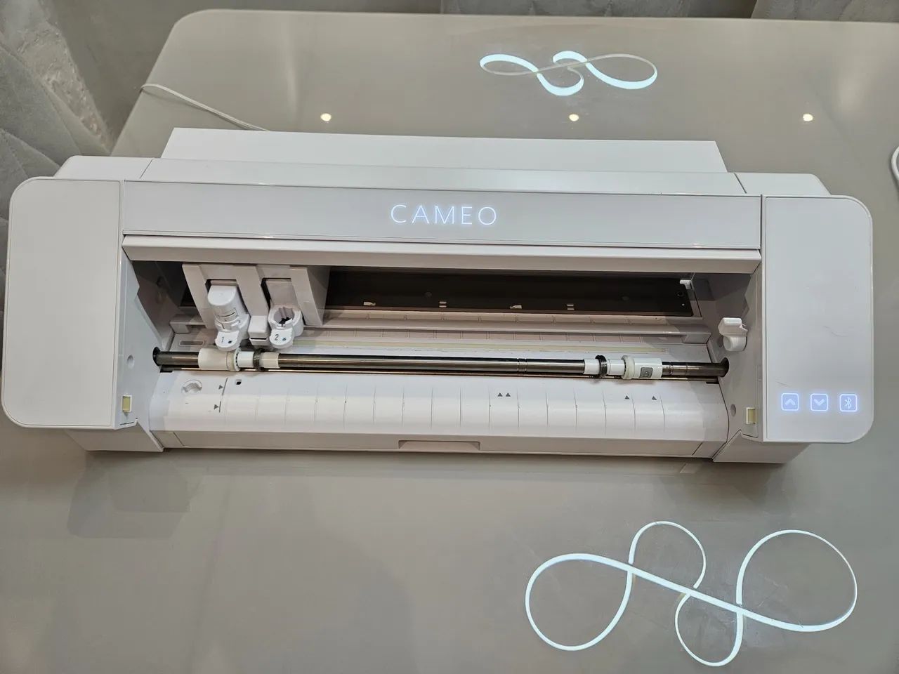Silhouette Cameo 4 - Máquina de Recorte - Artesanato