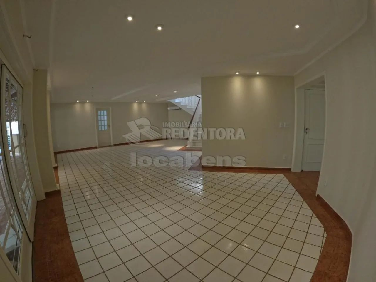 Damha I sobrado com 03 dormitórios com armários - Foto 4