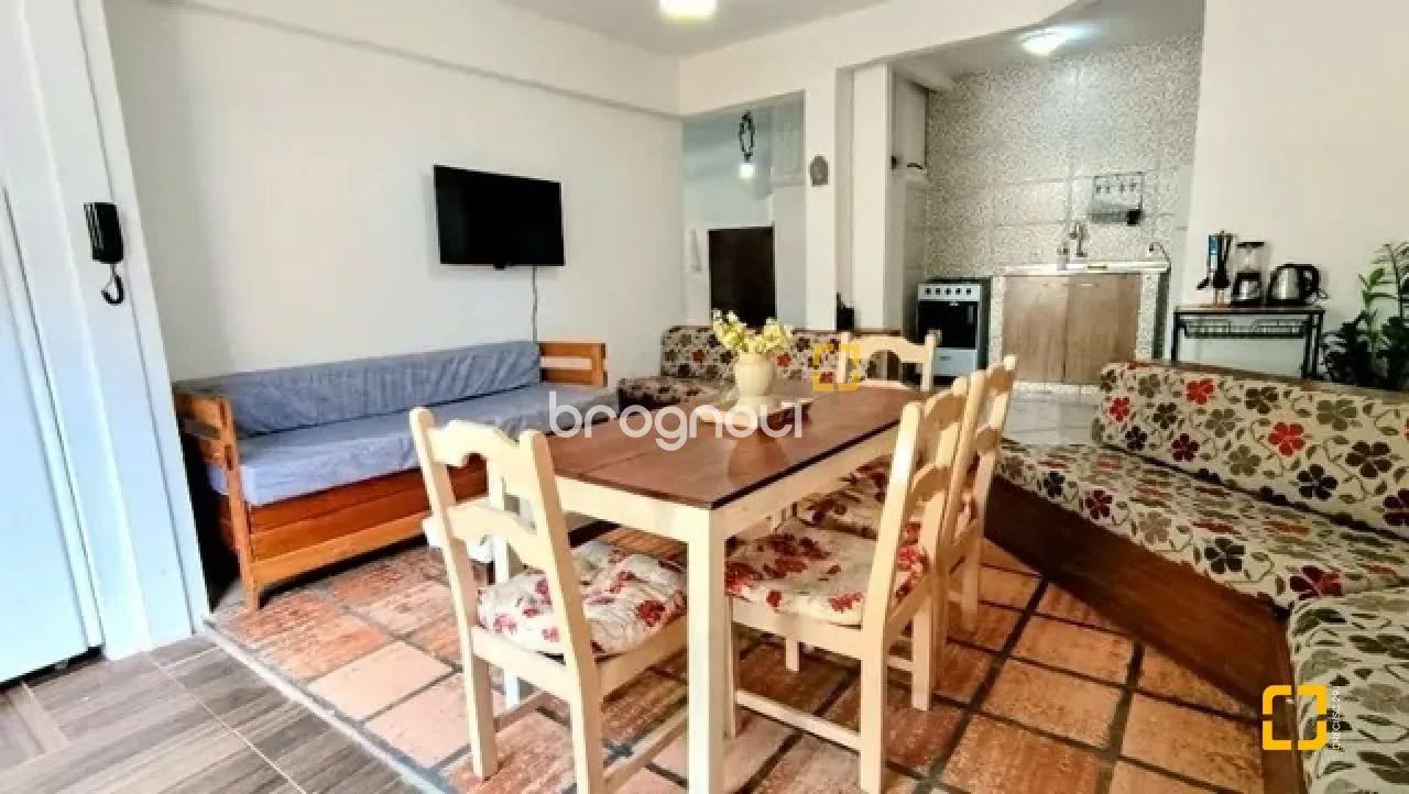 À venda Pousada - Casa com Renda em Canasvieiras - 200m da Praia - Foto 3
