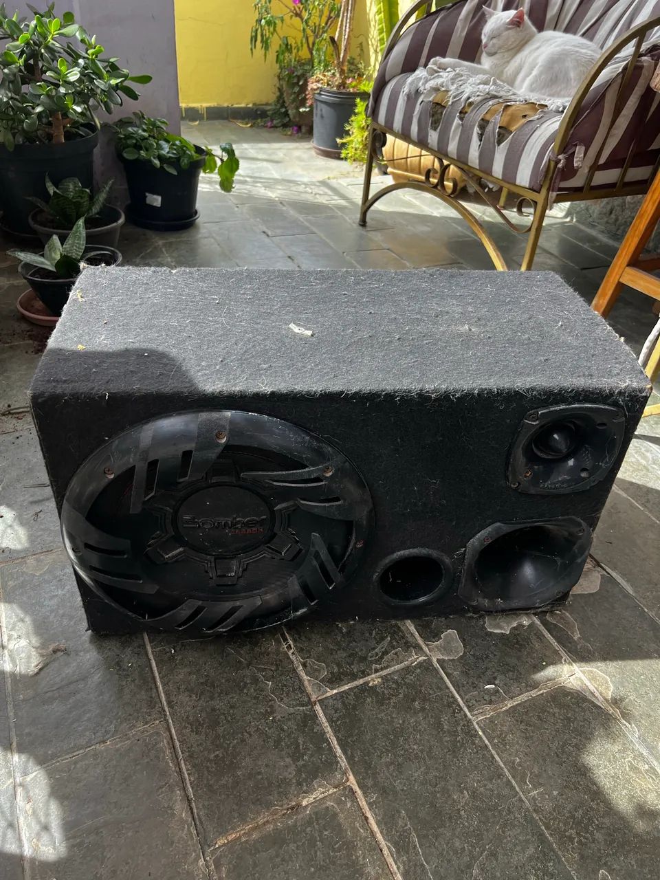 Vende se caixa trio , sub bomber .